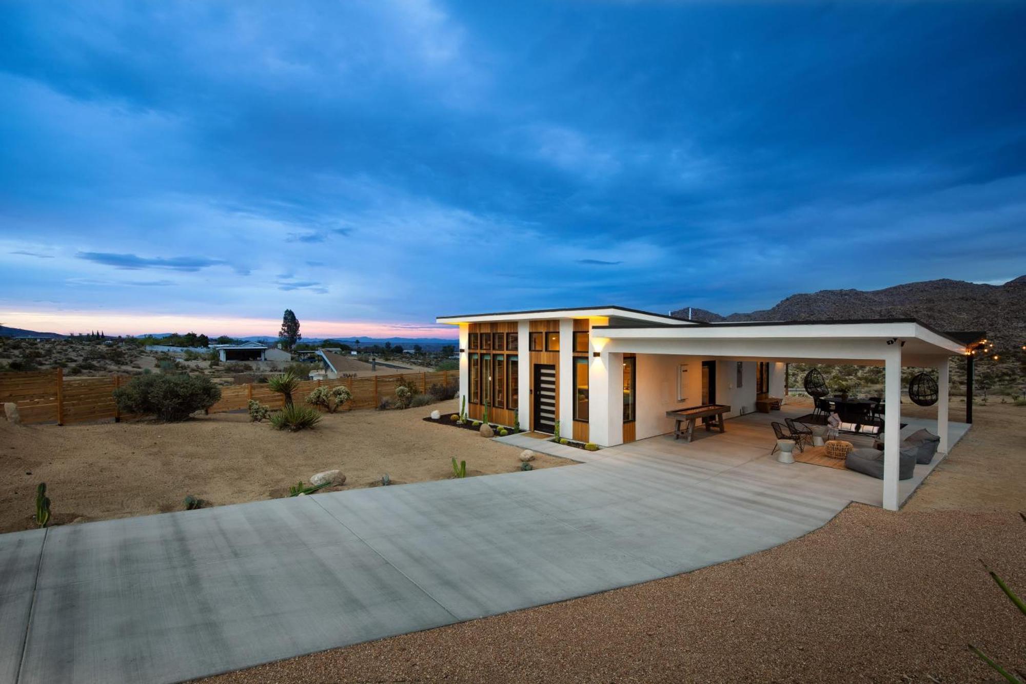 Chicory By Avantstay Modern Desert Retreat W Hot Tub Джошуа Три Екстериор снимка